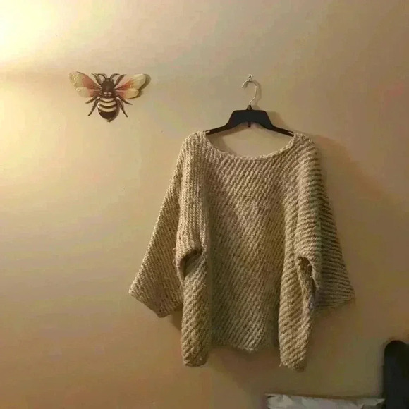 White and brown, knitted sweater. - Picture 1 of 6